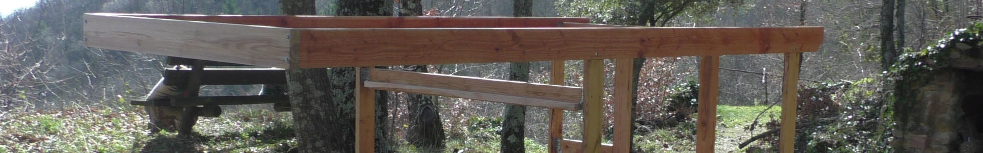 Les traverses médiane et frontale sont fixées | Cliquer pour agrandir Photo qui montre Les traverses médiane et frontale sont fixées | Cliquer pour agrandir
