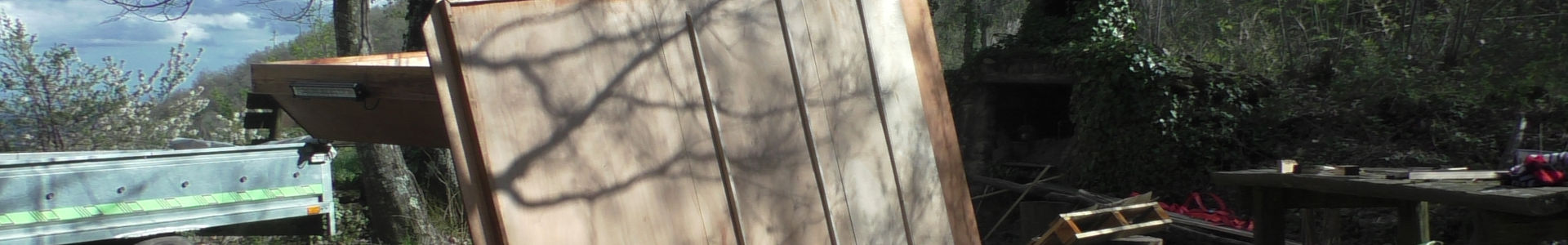 Photo qui montre Le plafond du toit et ses trois traverses | Cliquer pour agrandir