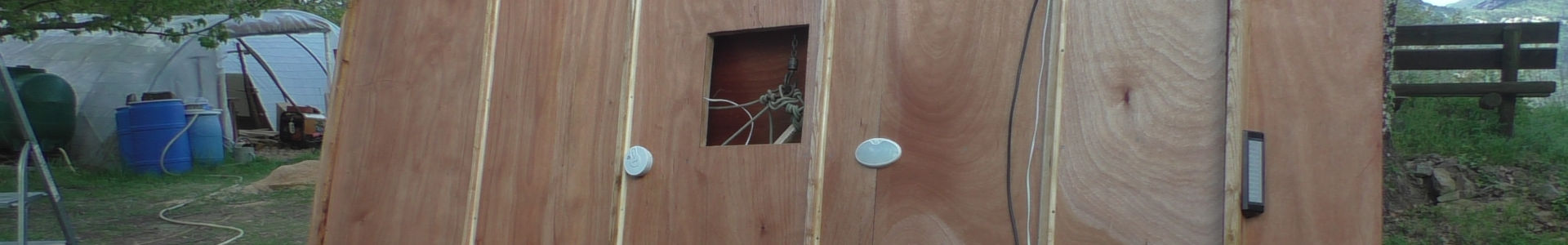 Photo qui montre Le plafond est presque entièrement terminé. | Cliquer pour agrandir