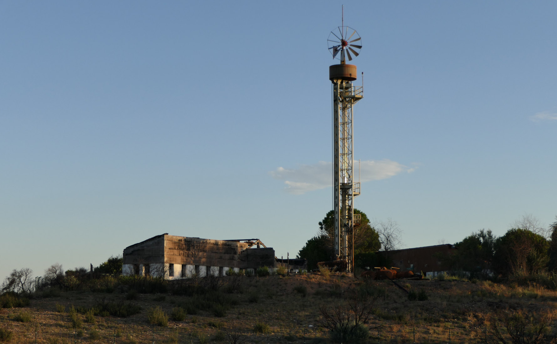 La draisienne nous berce de son son métallique. | Cliquer pour agrandir Photo qui montre la draisienne qui nous berce de son son métallique, Navarre, Espagne. | Cliquer pour agrandir