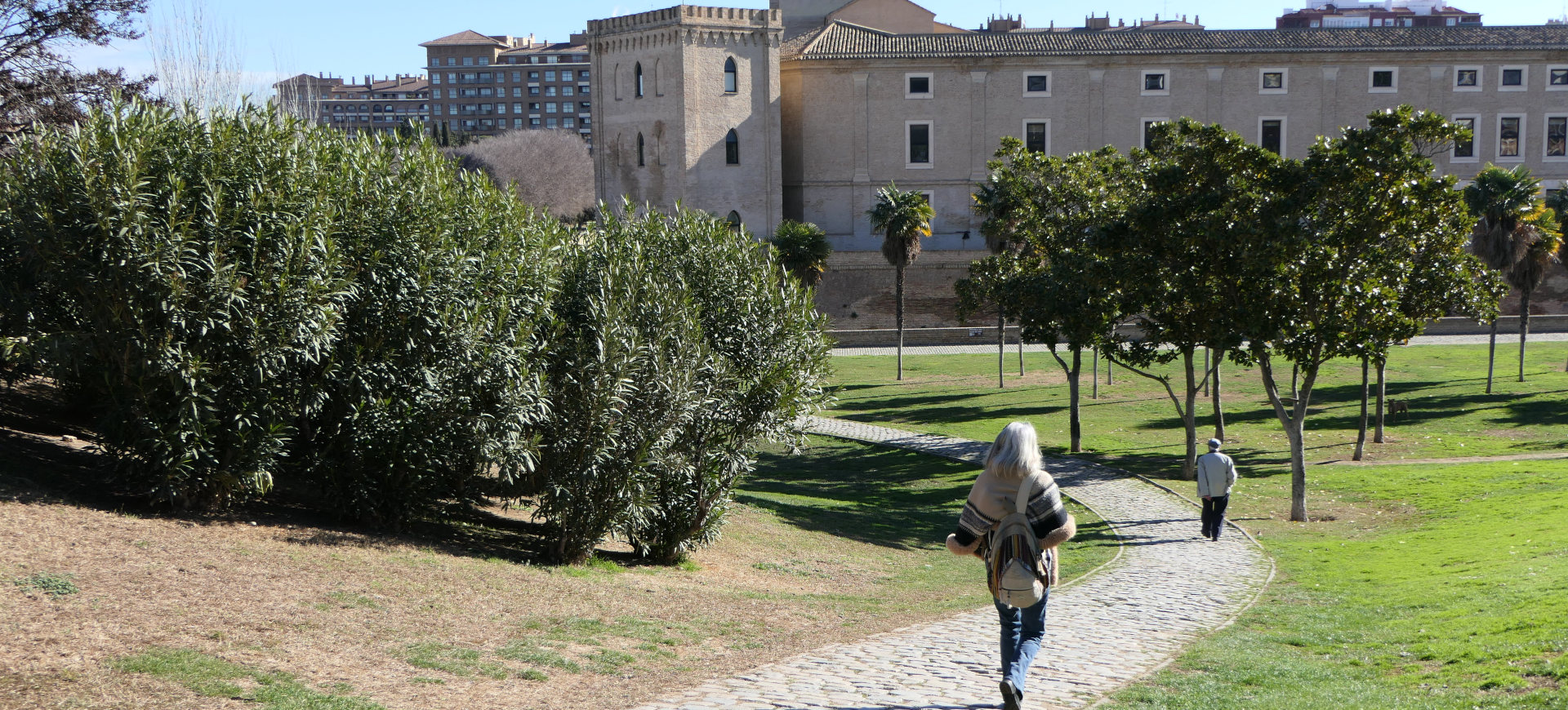 Le palais de l'Aljafería. | Cliquer pour agrandir Photo qui montre Le palais de l'Aljafería | Cliquer pour agrandir