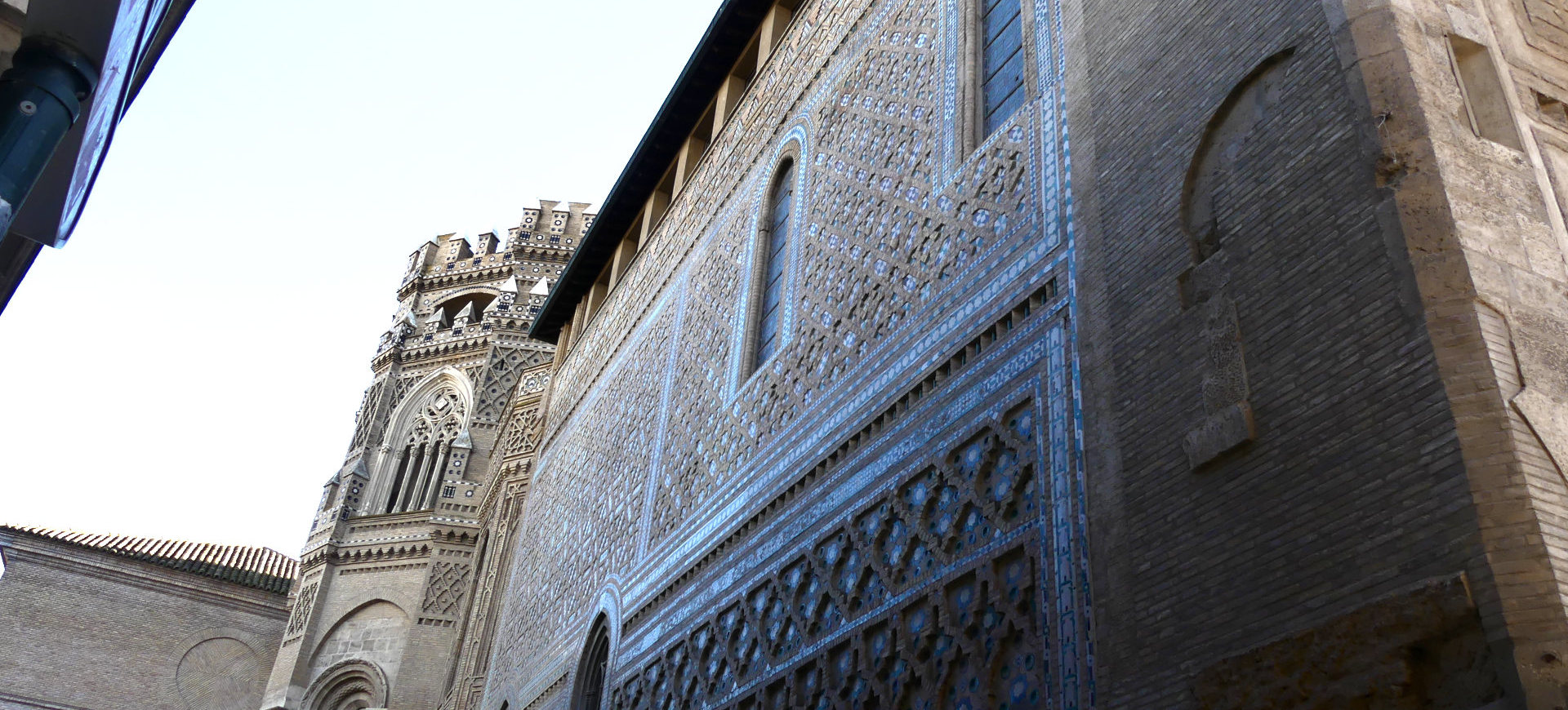 Facade de la Parroquieta du chevet et du cimborrio (tour-lanterne du 16e Siècle). | Cliquer pour agrandir Photo qui montre la Facade de la Parroquieta du chevet et du cimborrio (tour-lanterne du 16e Siècle). | Cliquer pour agrandir