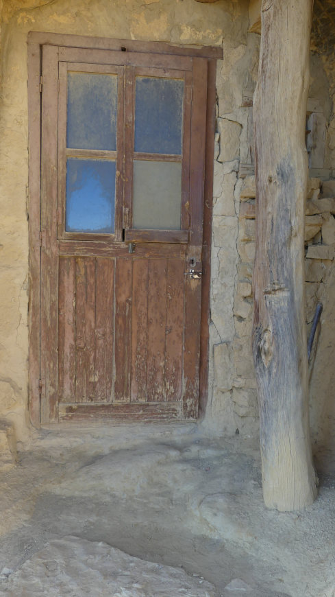Une porte d'un autre âge, Aragon, Espagne. | Cliquer pour agrandir Photo qui montre Une porte d'un autre âge, Aragon, Espagne. | Cliquer pour agrandir