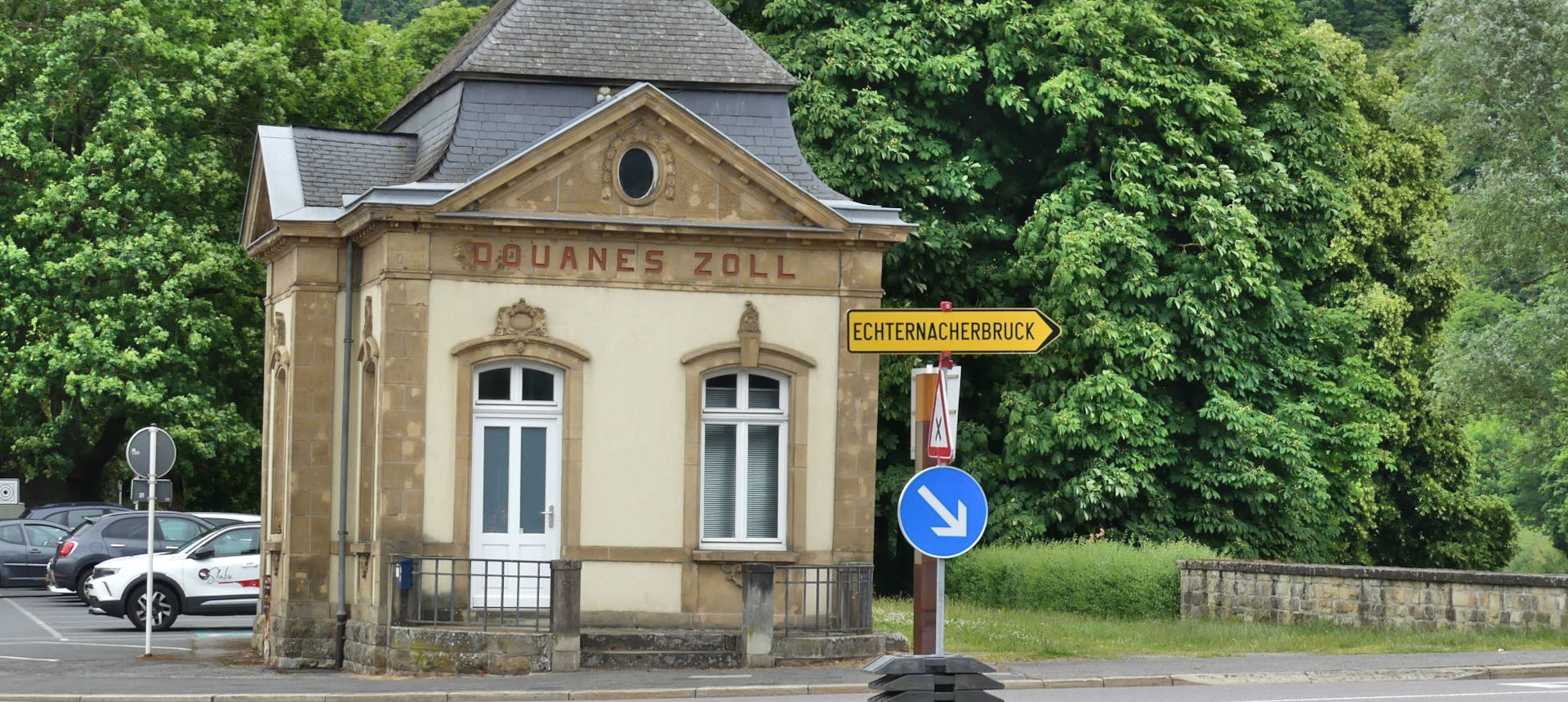 Poste de douane, accord de Schengen en 1985 | Cliquer pour agrandir Photo qui montre le Poste de douane, accord de Schengen en 1985 | Cliquer pour agrandir
