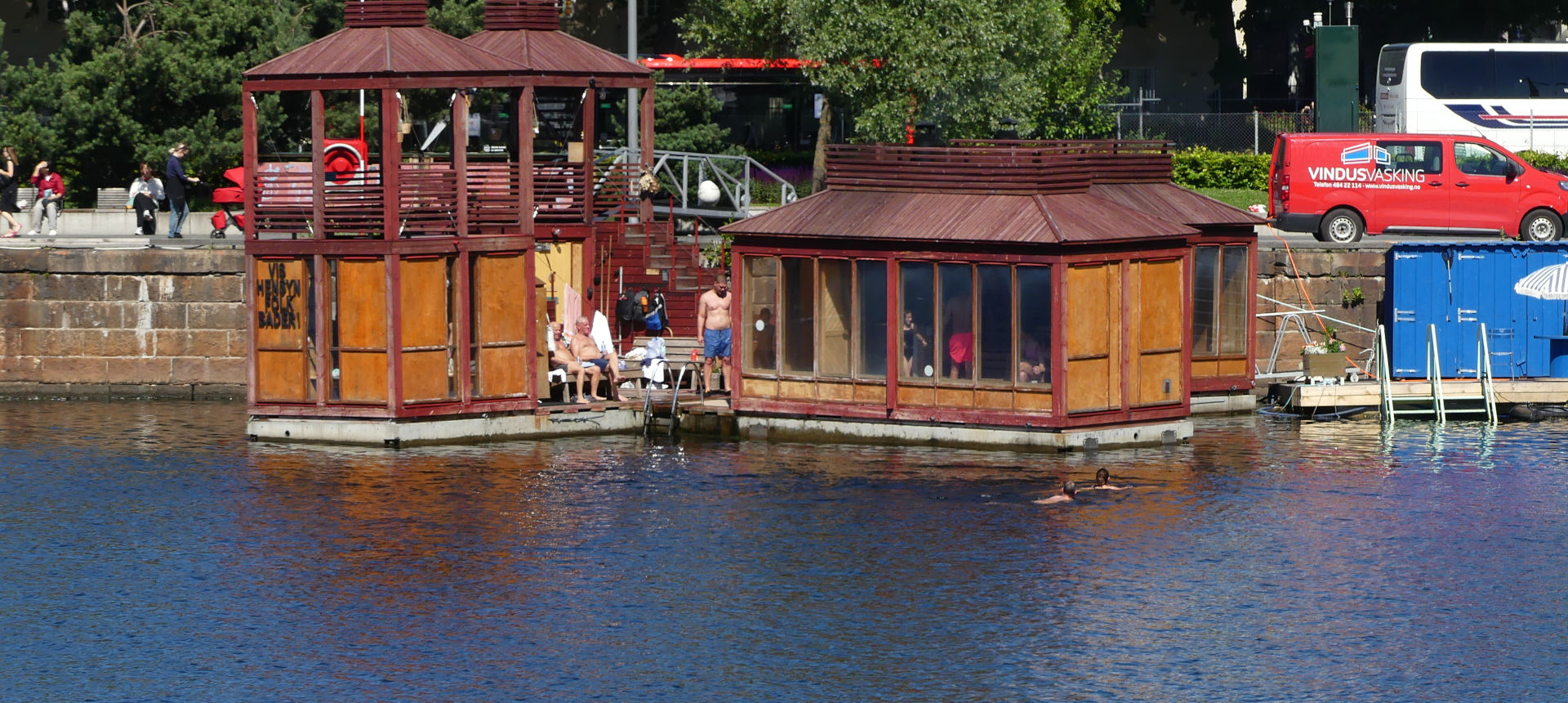Les saunas au bord de l'eau | Cliquer pour agrandir Photo qui montre Les saunas au bord de l'eau | Cliquer pour agrandir