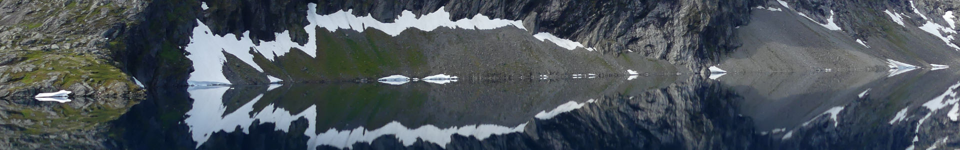 On the way to the Geiranger fjord | click to enlarge Photo that shows On the way to the Geiranger fjord | click to enlarge